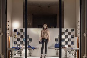 „Letztes Jahr in Marienbad“: Schaufenster für Hermès